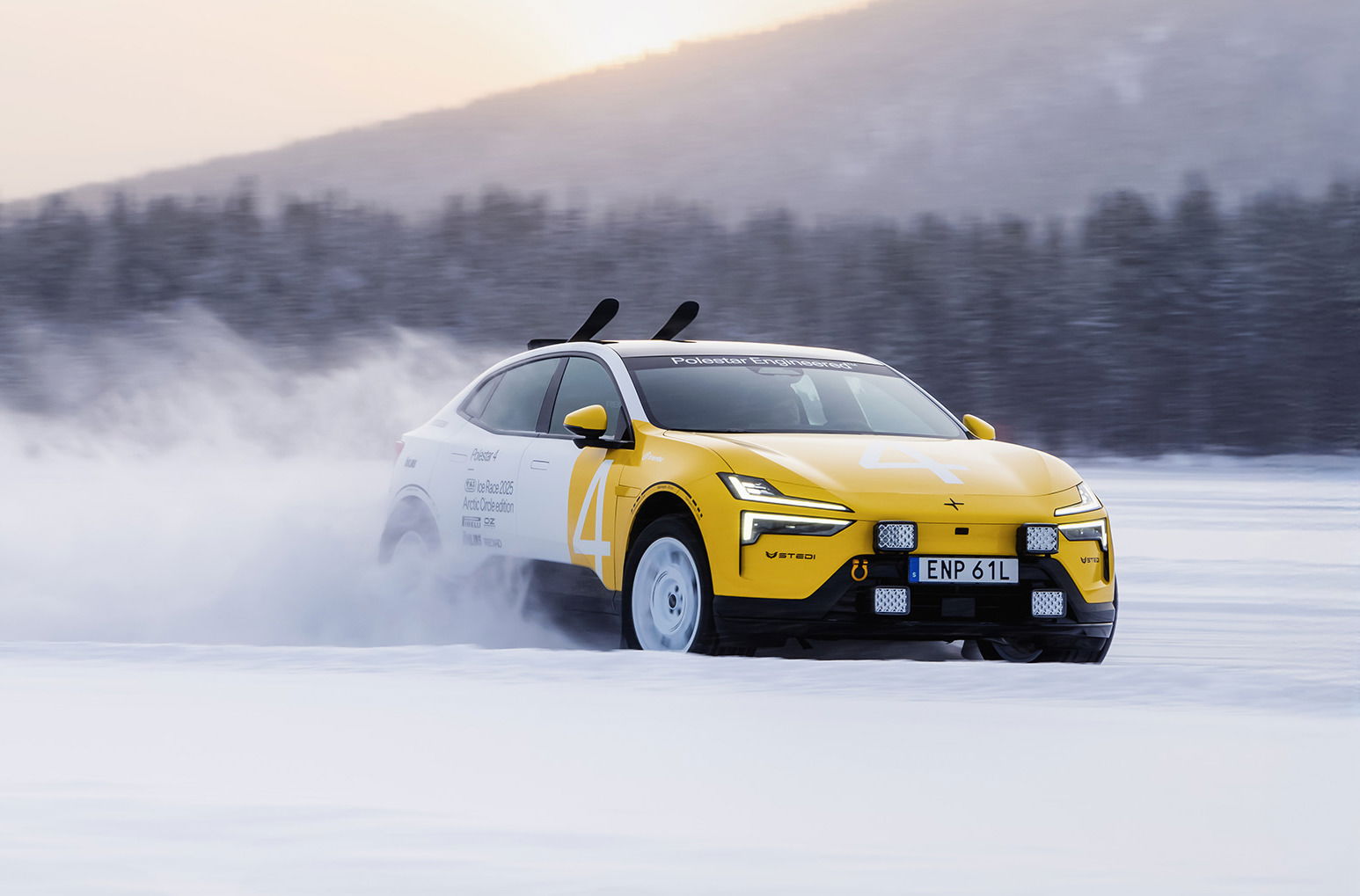 Polestar 4 Arctic Circle